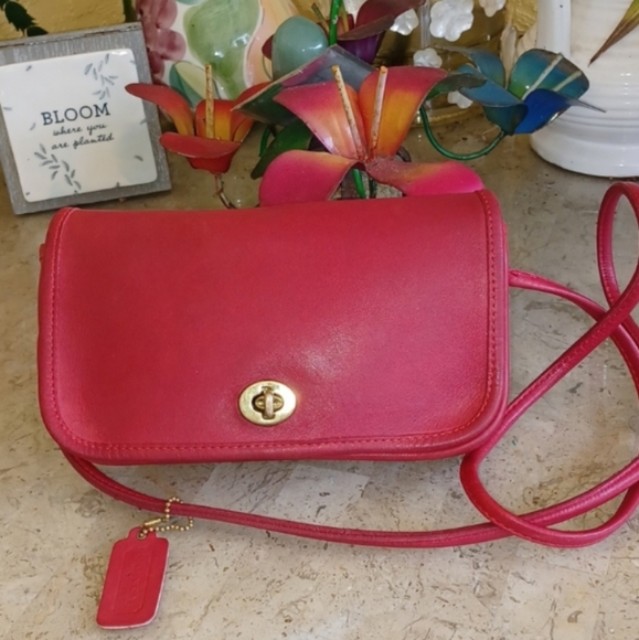 Coach Handbags - 80'S NYC VINTAGE COACH DINKY BAG